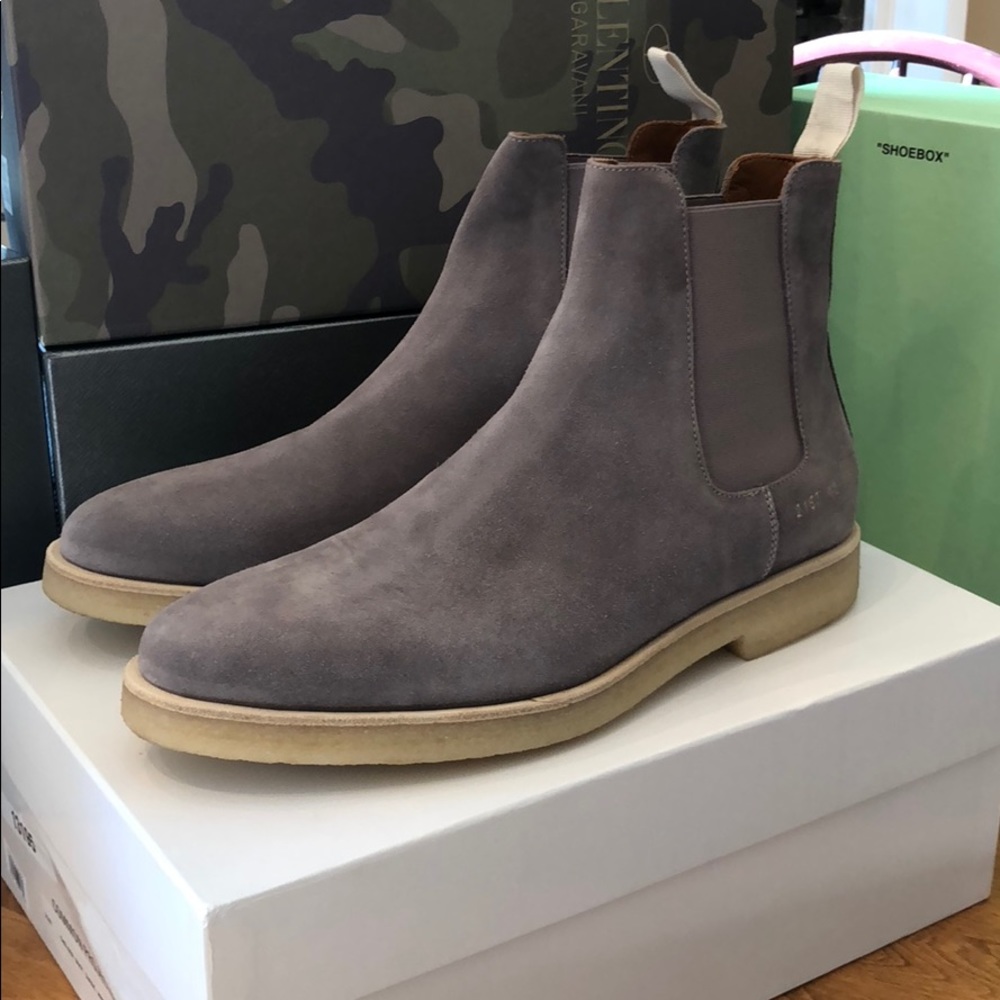 Common Projects Chelsea boots (men).